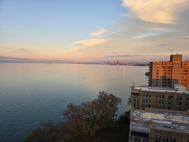 Photo - 12520 Edgewater Dr