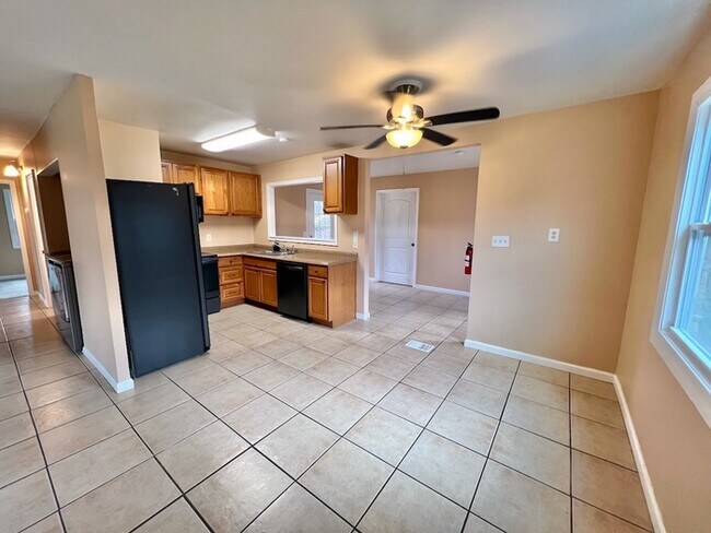 Photo - Move in special, free application! Cute Ho...