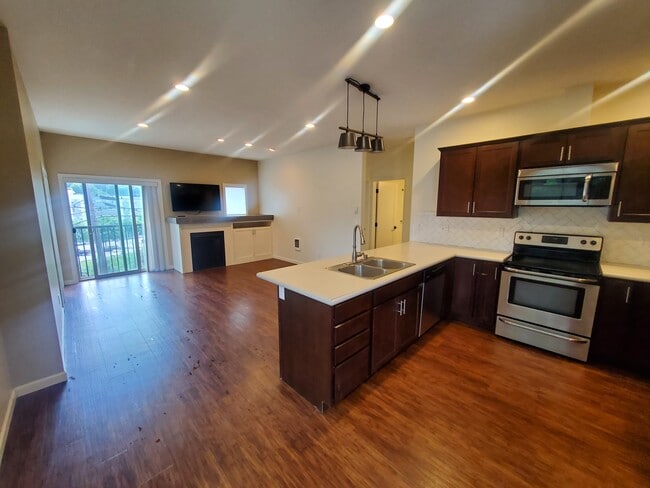 Photo - 312 NE Maple St