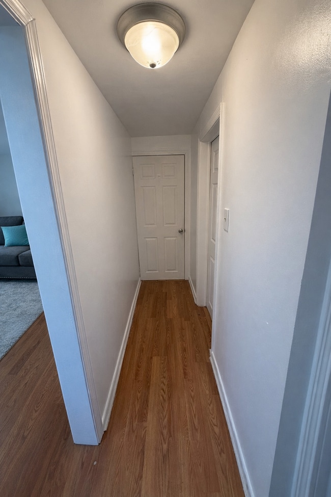 Photo - 3933 James St Unidad 2nd Floor