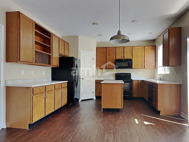 Photo - 10310 Meadow Glen Dr