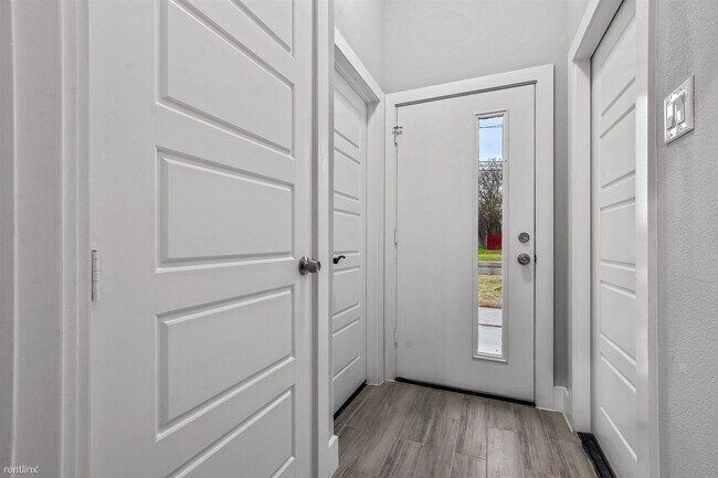 Photo - 4 br, 4 bath Duplex - 204 North Getzendane...