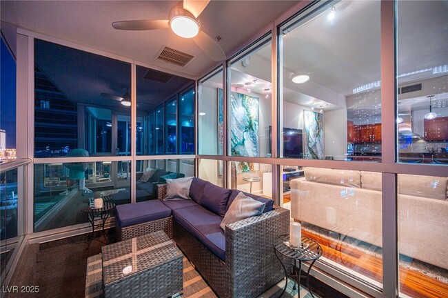 Building Photo - 4525 Dean Martin Dr Unit 1000