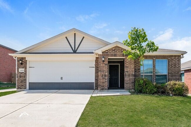 Building Photo - 2005 Hialeah Dr