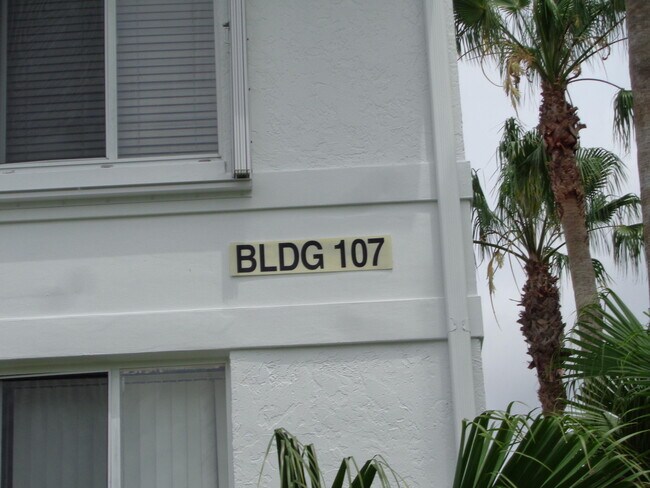 Photo - 2512 SE Anchorage Cove Unit 2