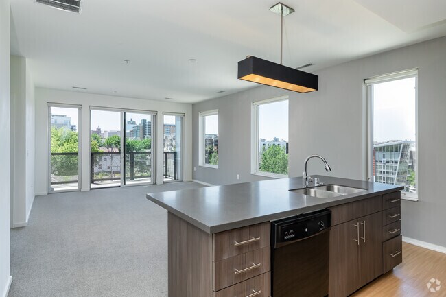 1BR, 1BA - 820SF