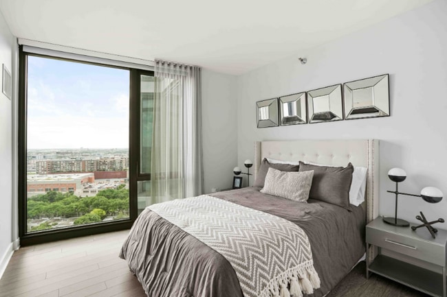 Photo - 1053 S State St