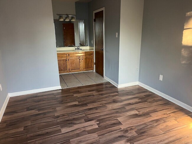 Photo - ans3412 Unit D