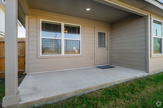 4BR, 2BA - 1703SF - Covered Patio