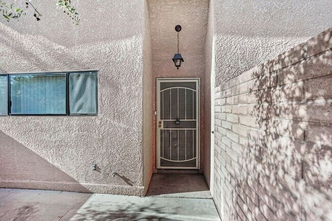 Photo - Townhouse- 2 Bdrm/ 1.5 Bath