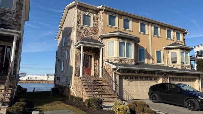 Photo - 2 Jacob's Landing Way