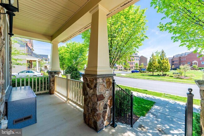 Photo - 22507 Bowens Wharf Pl