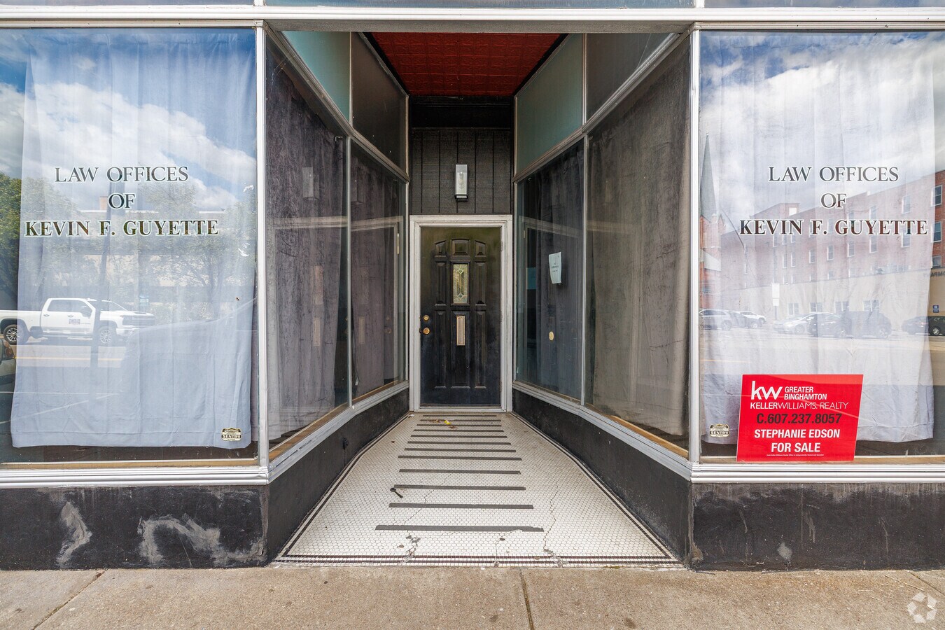 Entrance - 136 Court St