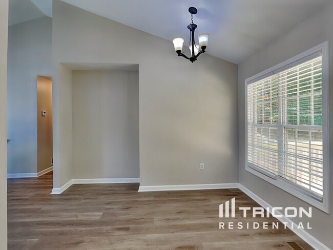 Photo - 2979 Rolling Ln