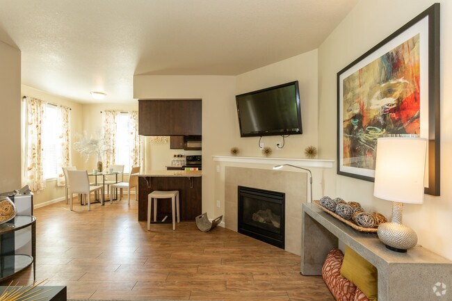 2BR, 2BA - 1,048 SF - Gold-C Floor Plan - Overlook Park