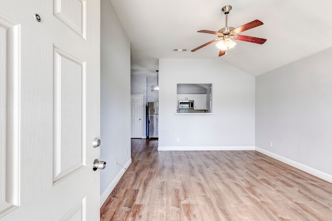 Photo - 2930 Saulsbury Dr Unit B