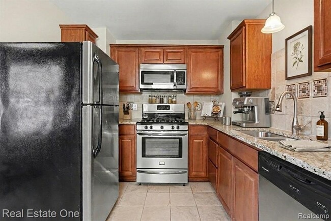 Photo - 421 W Kalama Ave