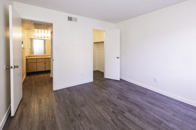 Boulder Creek Apartments