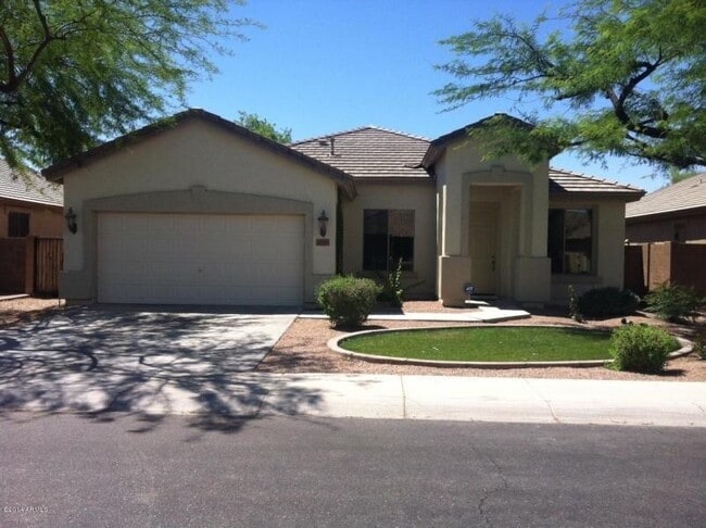 Building Photo - Chandler beauty!