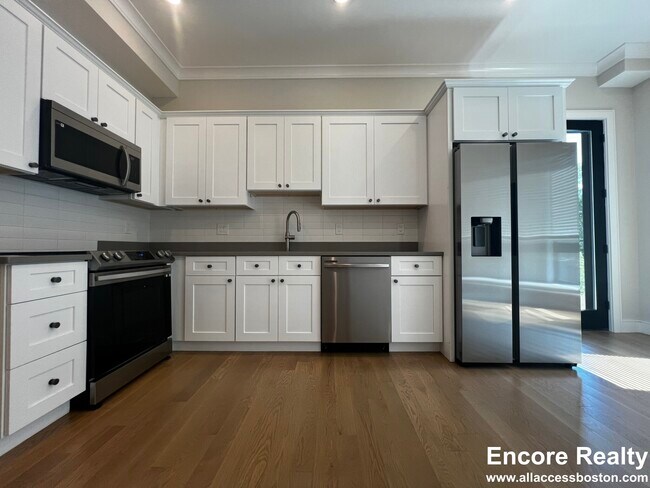 Building Photo - 16 Highgate St Unit 2 Rental