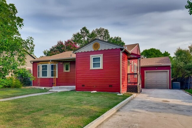 Photo - Minutes From Woodlawn Lake - 4 miles from ...