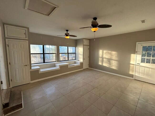 Photo - 108 Pinecrest Loop