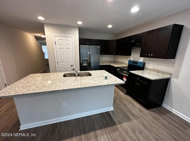 8214 Halls Hammock Ct