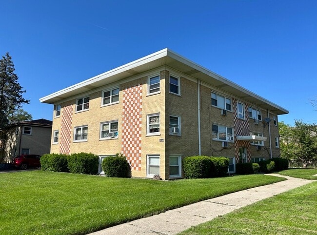 Building Photo - 10931 S Lloyd Dr Unit 1C