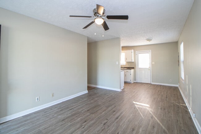 Photo - 670 Artic Ave