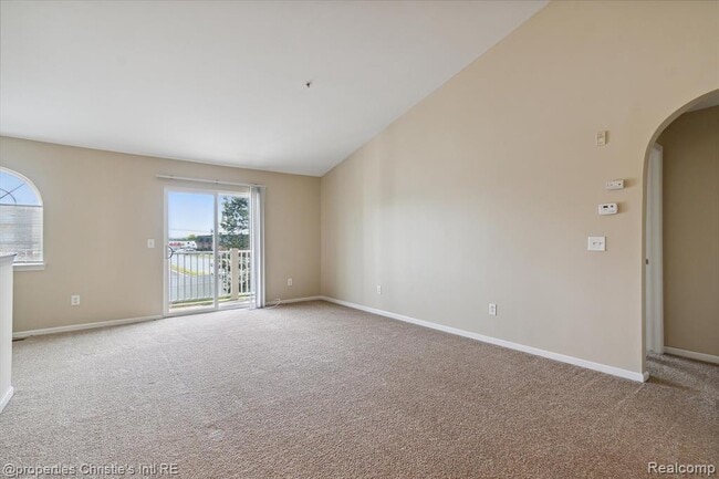 Photo - 22009 Fairlane Blvd