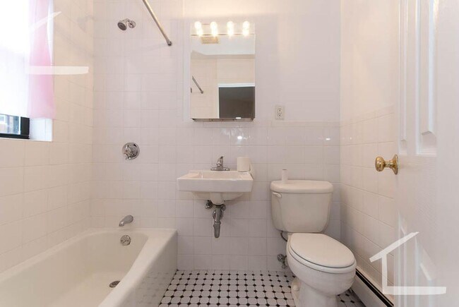 Photo - 9/1 No Fee! Charming, cozy Studio near Longwood/Fenway/Kenmore