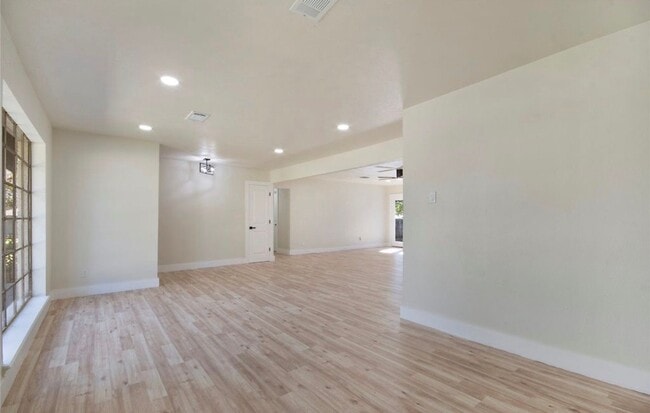 Photo - 1212 Willow Glen Dr