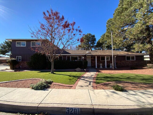 Photo - 5 Bedroom Home Available Near Wyoming Blvd NE & Comanche Rd NE!