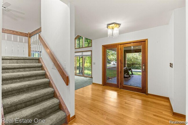 Photo - 18990 Beck Rd