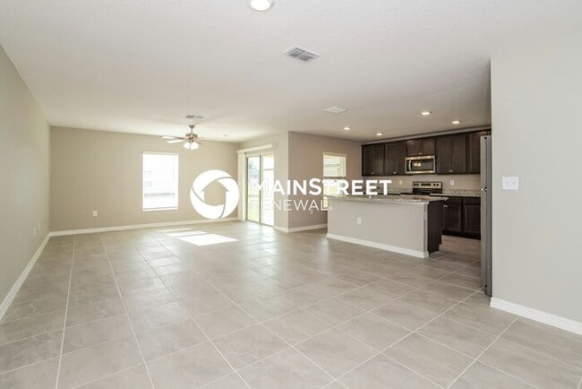 Photo - 5 Bedroom Pet-Friendly Home in Mascotte, FL with Main Street Renewal