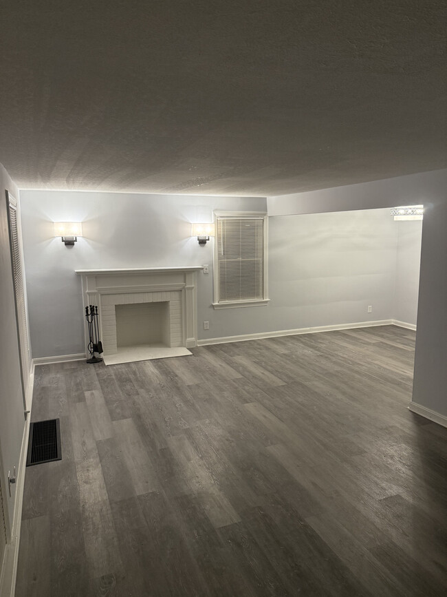 Photo - 19807 Wickfield Ave