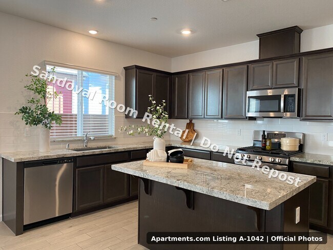 Shared Kitchen Island and Appliances - 1683 Sandoval Dr