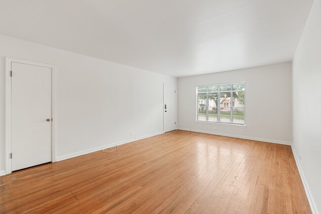 Photo - 417 W Gramercy Pl Unidad 2