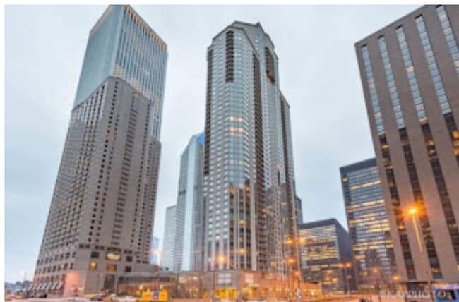 Building Photo - 222 N Columbus Dr Unit 35th Floor