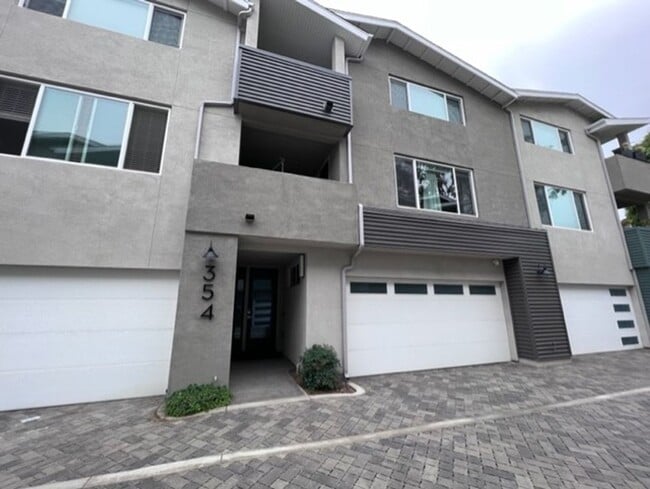 Photo - Carlsbad Townhome - 2 Blocks to the beach