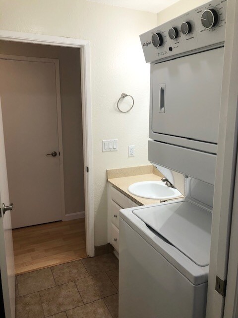 Photo - 208 Sunnyside Avenue