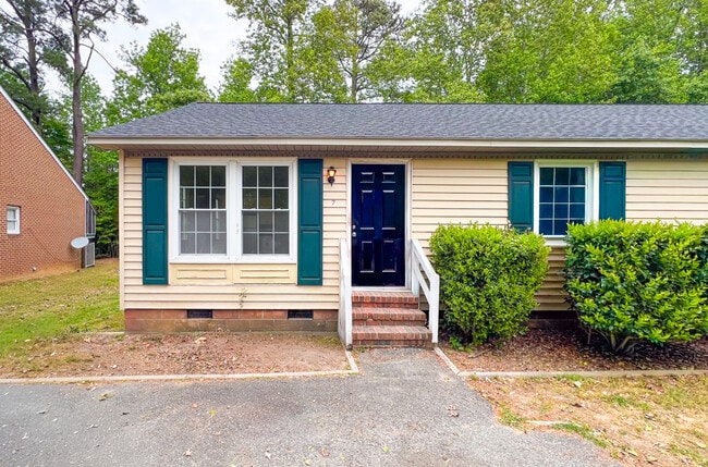Building Photo - 7 Fox Hill Dr