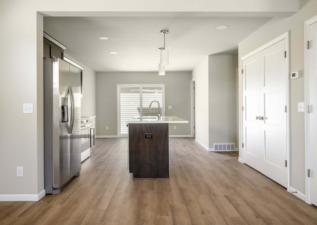 Kitchen - 1710 Star Light Dr