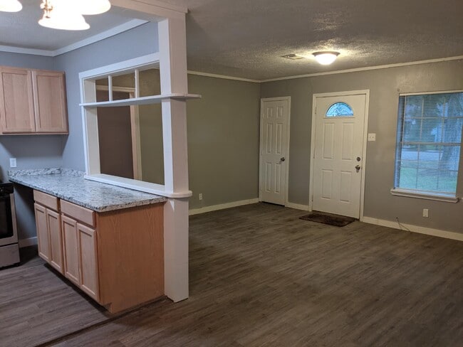 Photo - 6831 St Augustine St