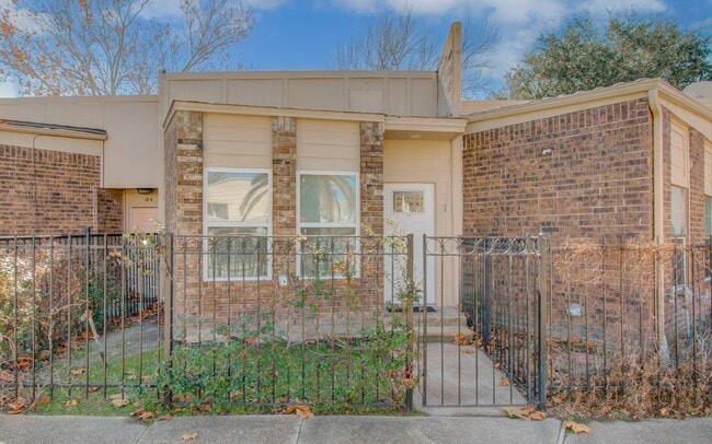 Photo - 1014 Graham Dr