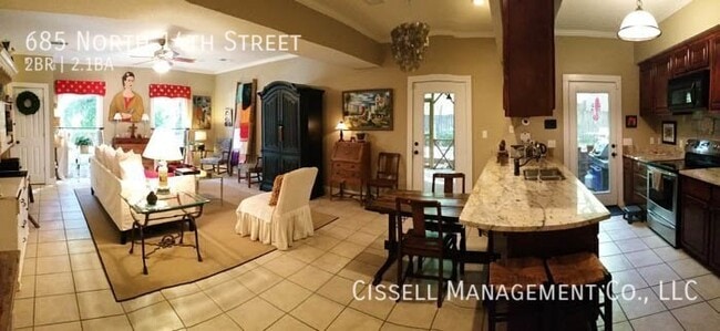 Photo - 685 N 14th St