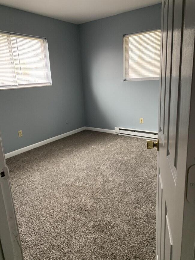 Photo - 1126 E State St