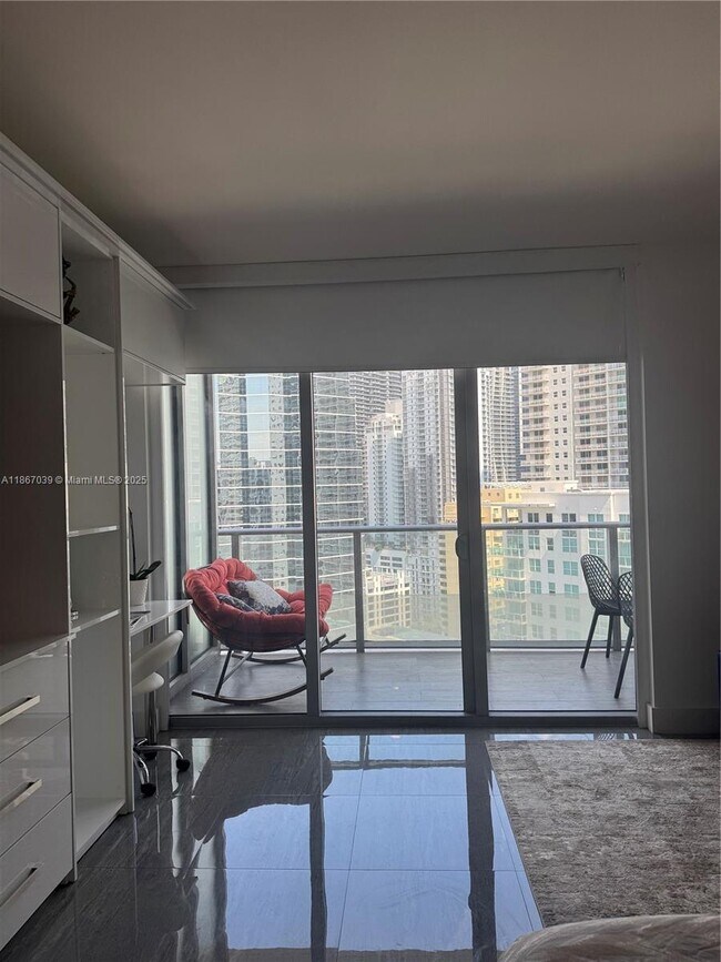 Building Photo - 1300 Brickell Bay Dr Unit 2512 Rental