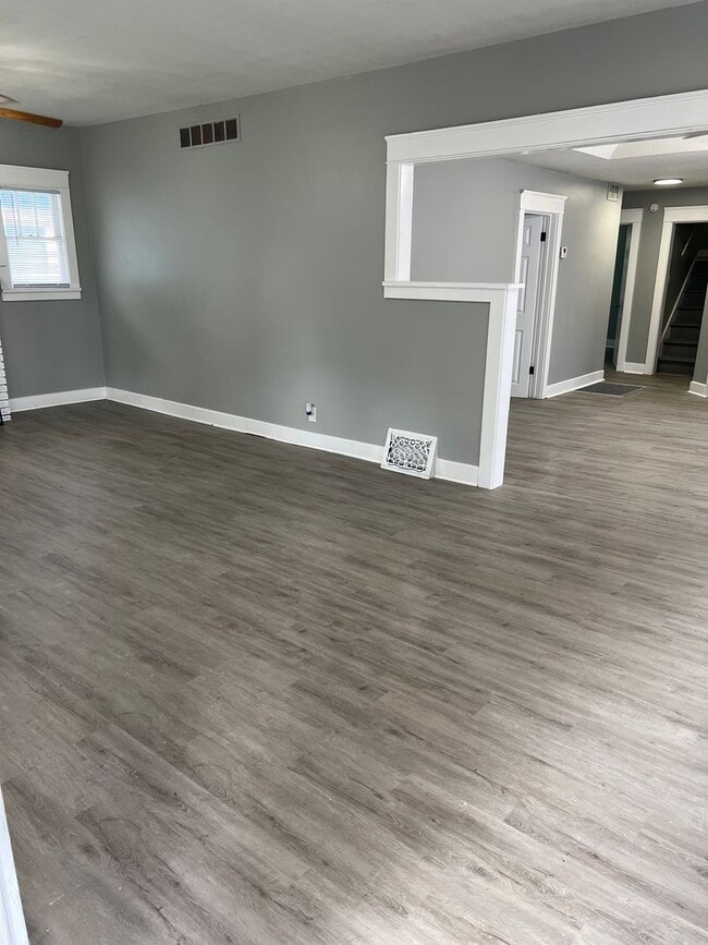 Photo - Charming 3-Bedroom/ 1 Bathroom house located in the heart of Topeka