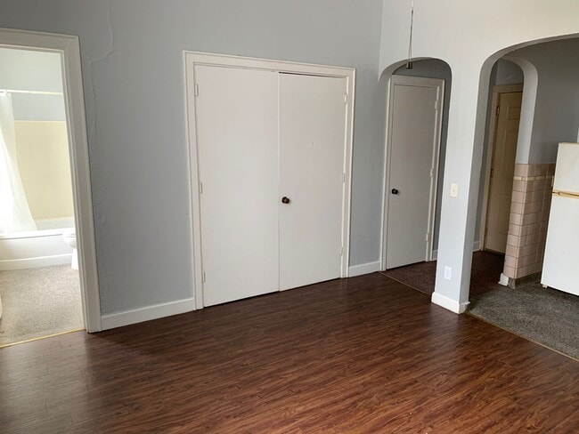 Building Photo - Large one room efficiency with large kitchen Unit Apart #33 Rental